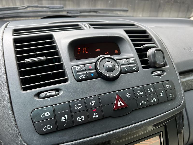 Mercedes-Benz Viano 3.5 V6 258HP PANORAMA 2.MAJ - fotka 15 z 28