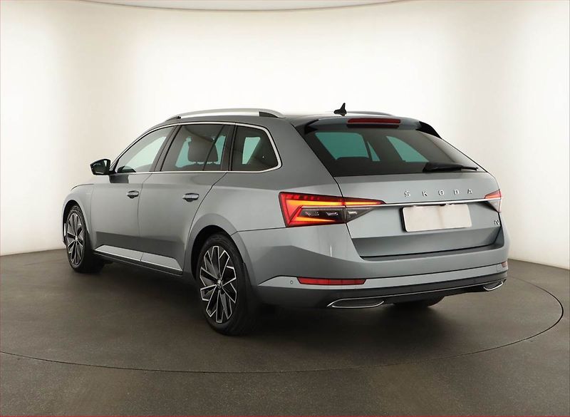 Škoda Superb (2020) Laurin&Klement iV 1.4 TSI PHEV - fotka 4 z 22