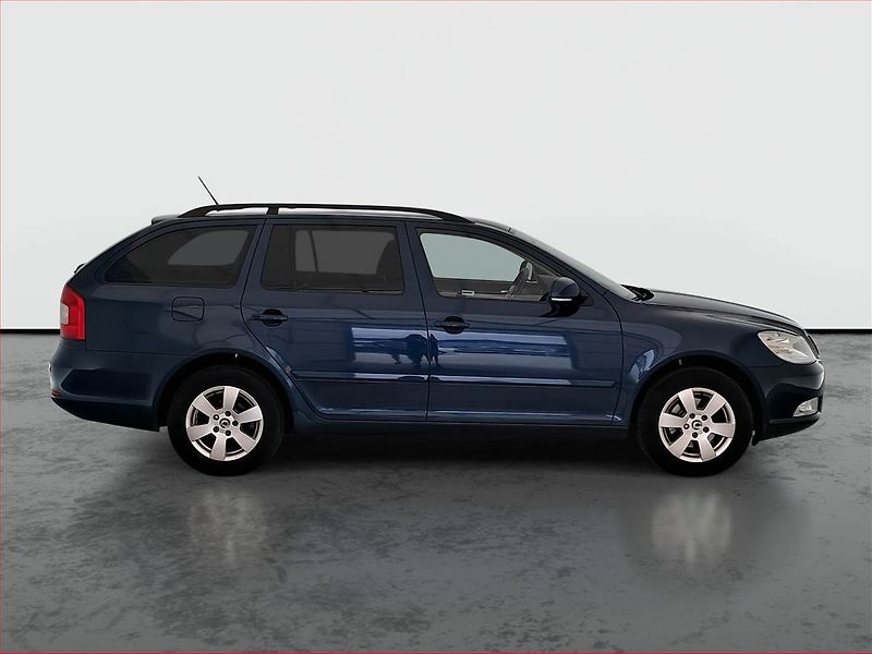 Škoda Octavia (2012) Ambition 1.6 TDI, Tempomat - fotka 6 z 16