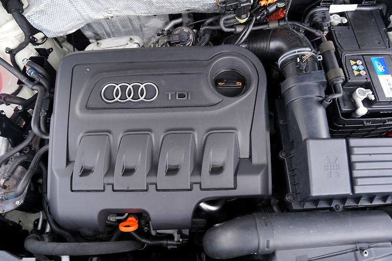 Audi Q3 2.0 TDI Quattro/automat/180 PS - fotka 10 z 38