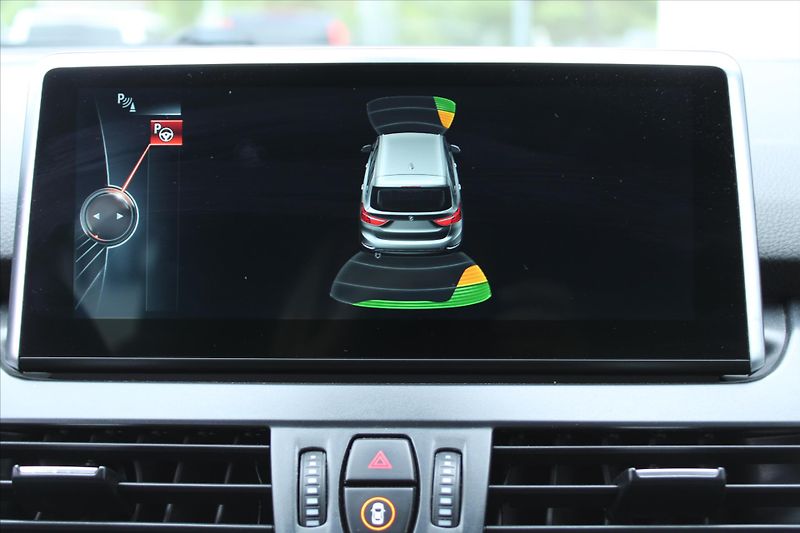 BMW Řada 2 218d xDrive GRAN TOURER 7-MÍST - fotka 26 z 28