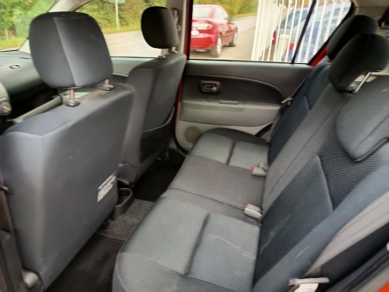 Subaru Justy (2009) 1.0 51kw - fotka 30 z 44