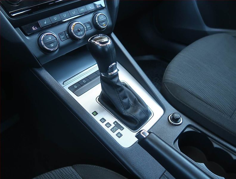 Škoda Octavia (2014) Ambition 2.0 TDI, Automat - fotka 13 z 18