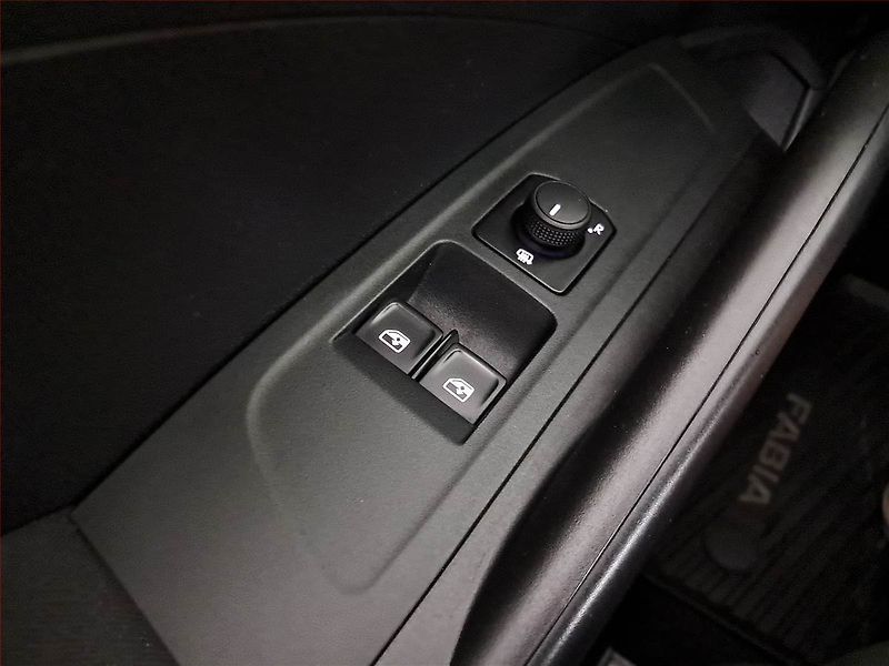 Škoda Fabia (2022) 1.0, Serv.kniha, Tempomat - fotka 17 z 18