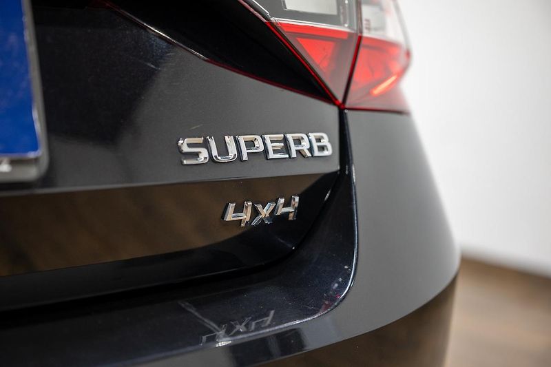 Škoda Superb 2.0 TSI 200 kW L&K - fotka 32 z 40