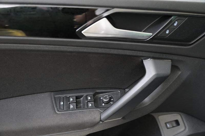 Volkswagen Tiguan - fotka 12 z 26
