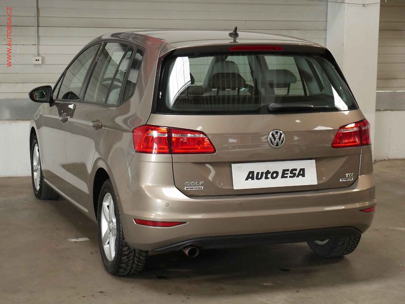 Volkswagen Golf Sportsvan (2015) 1.6. TDI, DSG - fotka 4 z 20