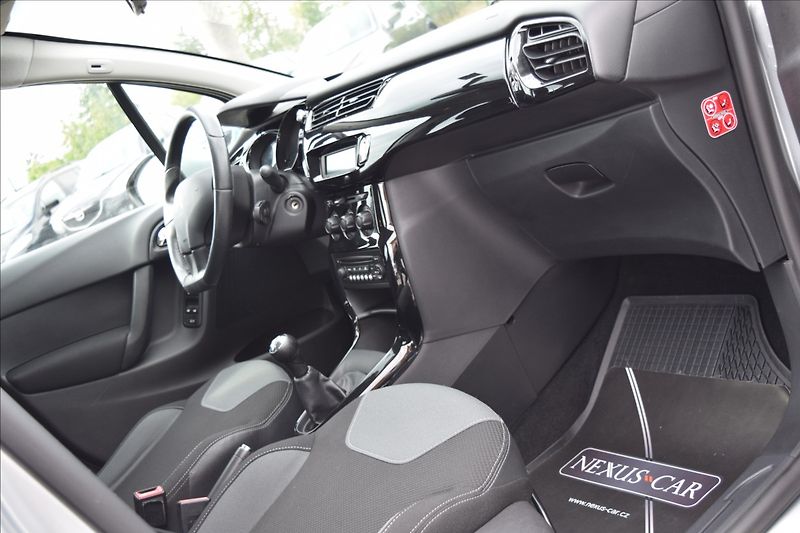 Citroën C3 1,1 i 44KW PO SERVISE NOVÁ STK - fotka 36 z 40