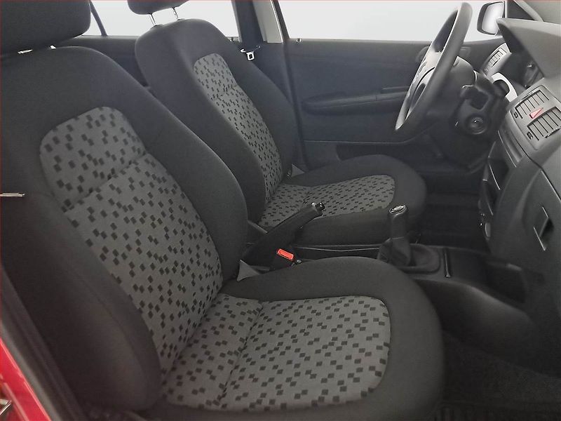 Škoda Fabia (2006) 1.2, Serv.kniha, po STK, Tažné - fotka 9 z 16