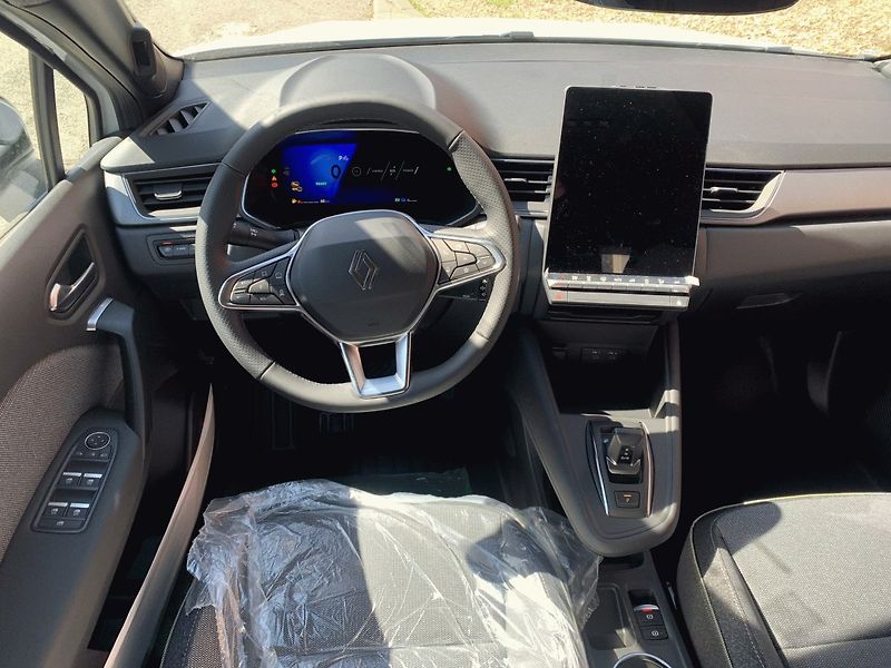 Renault Symbioz (2026) Techno full hybrid E-Tech 160 - fotka 8 z 8
