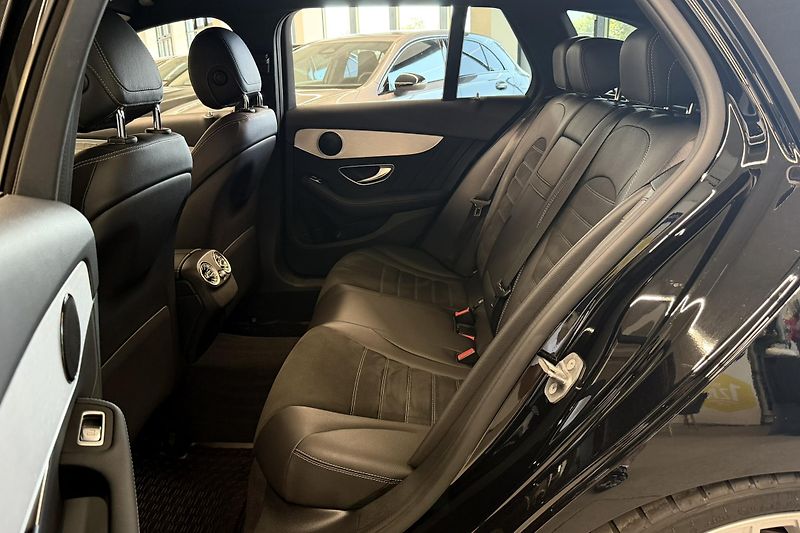 Mercedes-Benz Třídy C (2020) C 220d 4Matic AMG Line - fotka 31 z 81