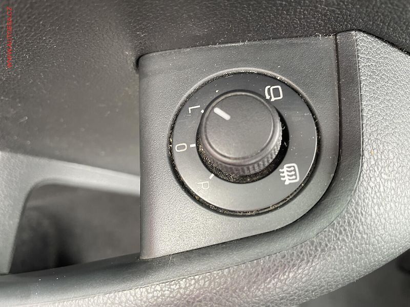 Škoda Octavia (2014) 2.0 TDi, Elegance, +kola - fotka 19 z 21