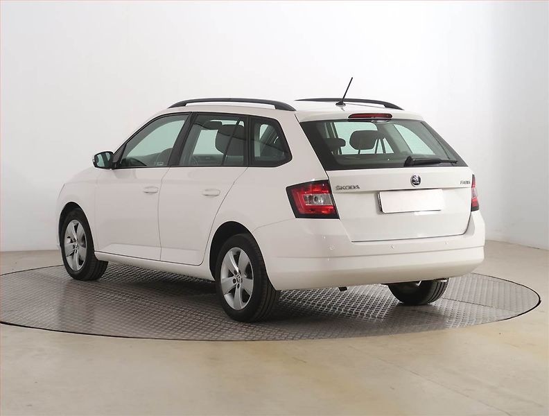 Škoda Fabia (2016) 1.4 TDI, Serv.kniha, Tempomat - fotka 4 z 16