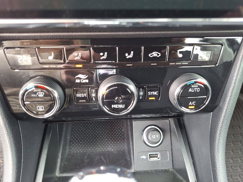 Škoda Superb (2018) 2.0 TDI / 110 kW / 7DSG / Ambi - fotka 19 z 26