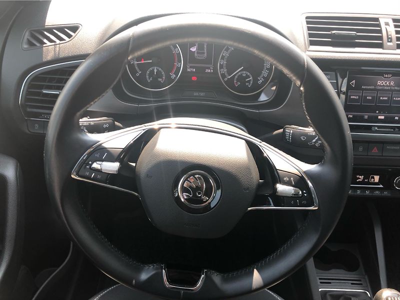Škoda Fabia 1,0TSi 70kW STYLE PLUS - fotka 17 z 27