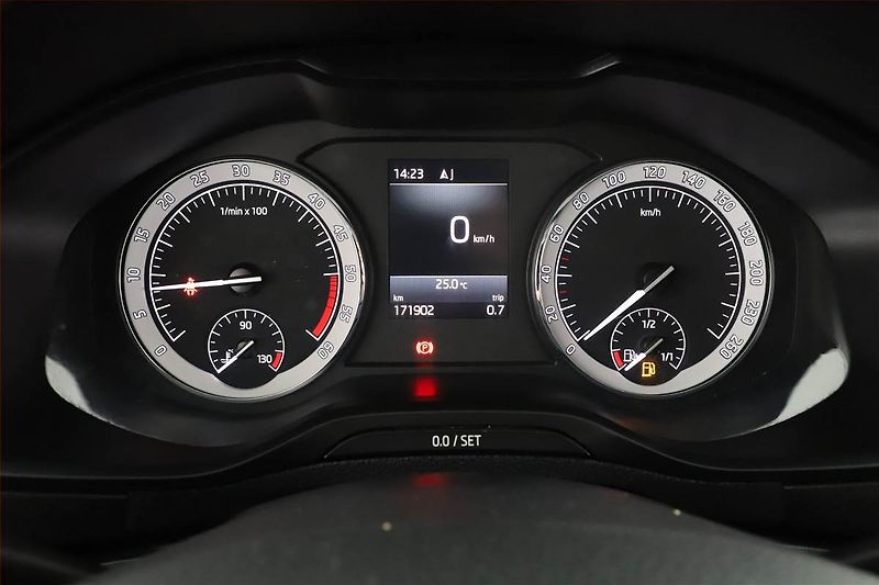 Škoda Karoq (2017) Style 2.0 TDI, 4X4 - fotka 8 z 17