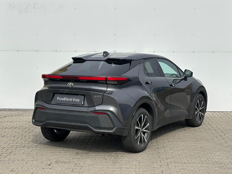 Toyota C-HR 1,8 HEV e-CVT Style - fotka 2 z 30