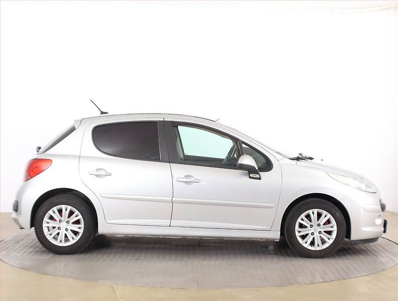 Peugeot 207 (2006) 1.4 HDI, po STK, jezdí výborně - fotka 6 z 15