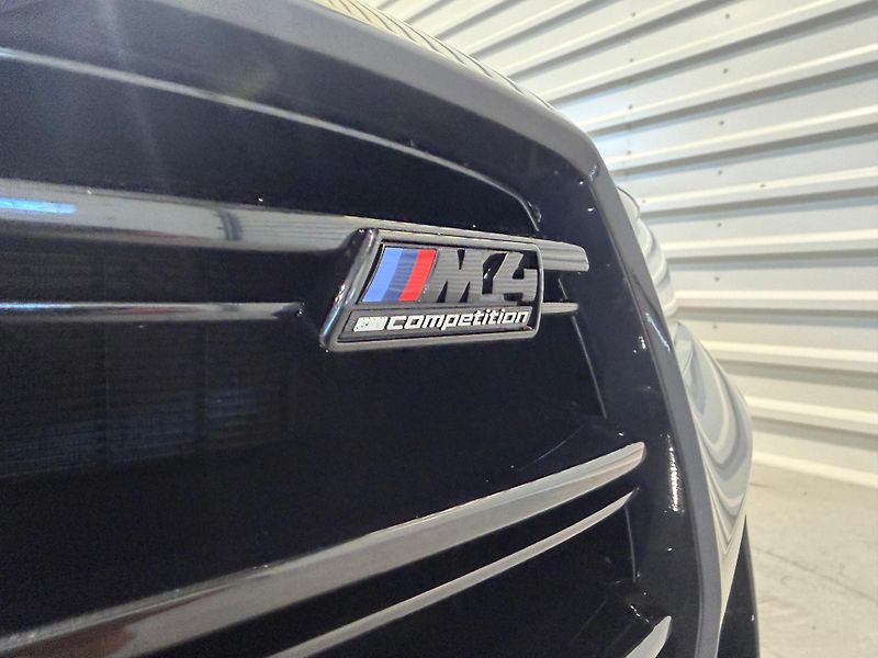 BMW M4 (2026) Competition Cabrio xDrive H&K - fotka 12 z 15