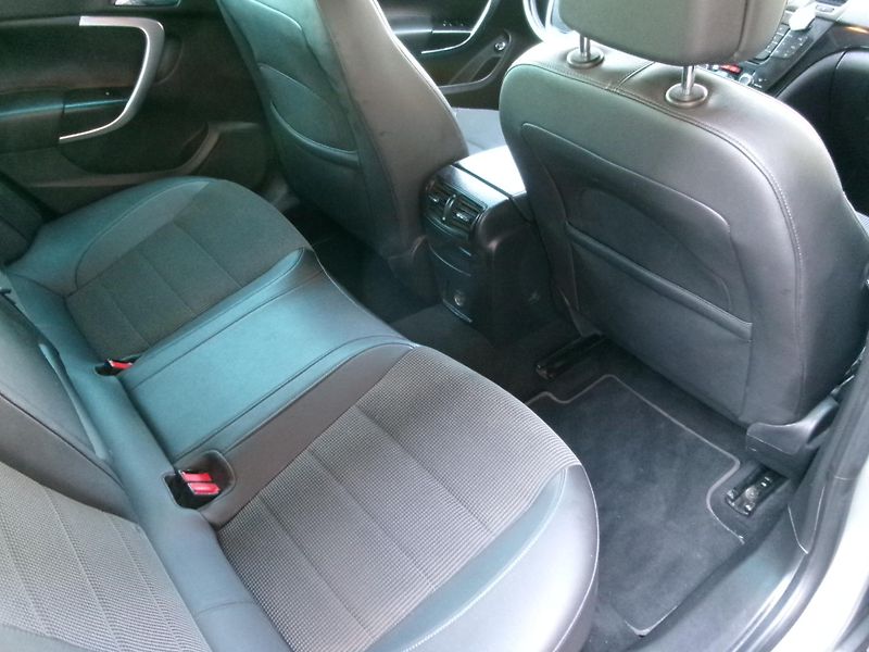 Opel Insignia (2012) 2,0CDTi AC NAVI TEMP AUT - fotka 16 z 28