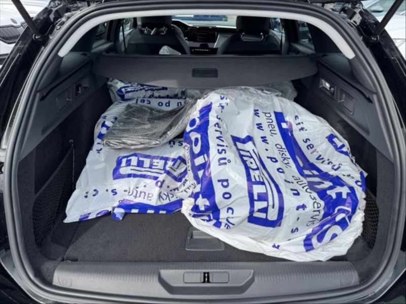 Peugeot 308 1,2 PT 130 Allure AT - fotka 10 z 10