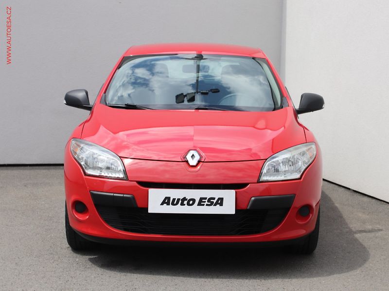 Renault Mégane (2010) 1.6i, 1.maj,ČR, autoAC, temp - fotka 2 z 3