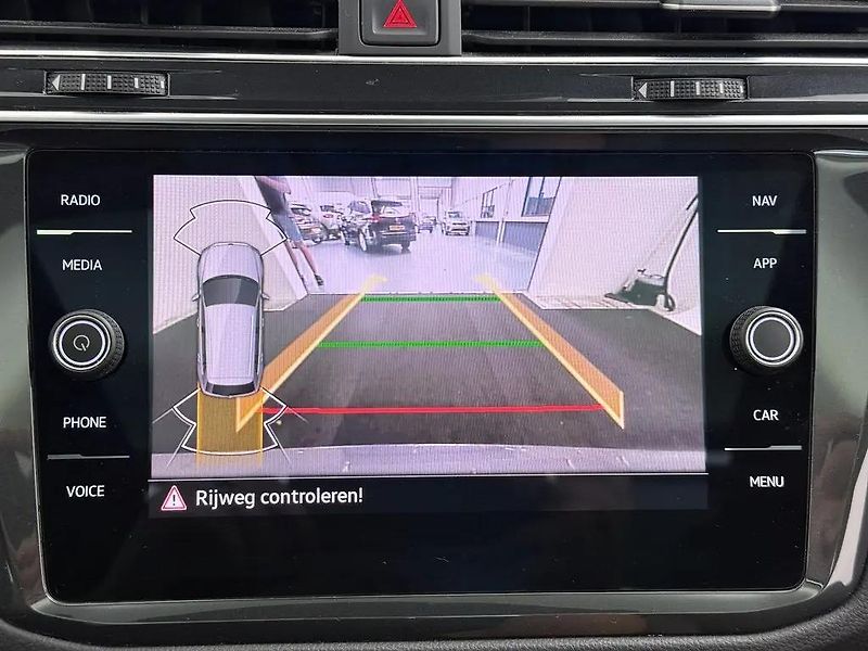 Volkswagen Tiguan 1.5TSI DSG R-Line 1.Maj DPH - fotka 8 z 14
