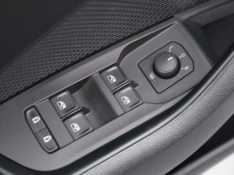 Škoda Octavia 2,0 TDI 85kW Ambition CZ DPH - fotka 14 z 27