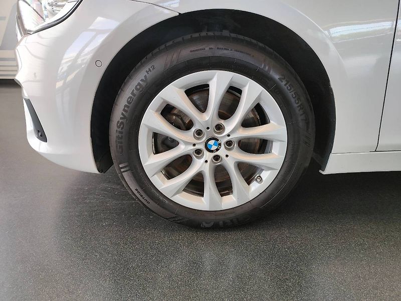 BMW Řada 2 (2017) 220i Gran Tourer (141kW/192k) - fotka 24 z 27