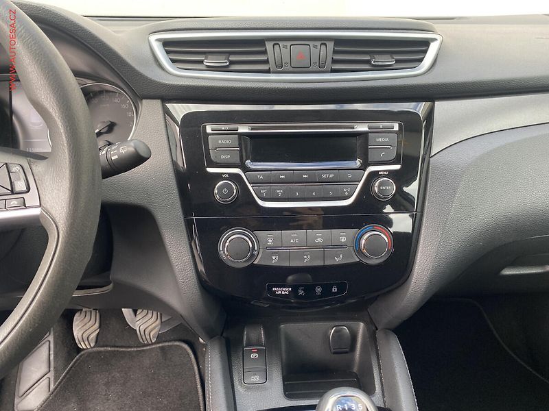 Nissan Qashqai (2017) 1.5dCi, Visia, TZ - fotka 10 z 16