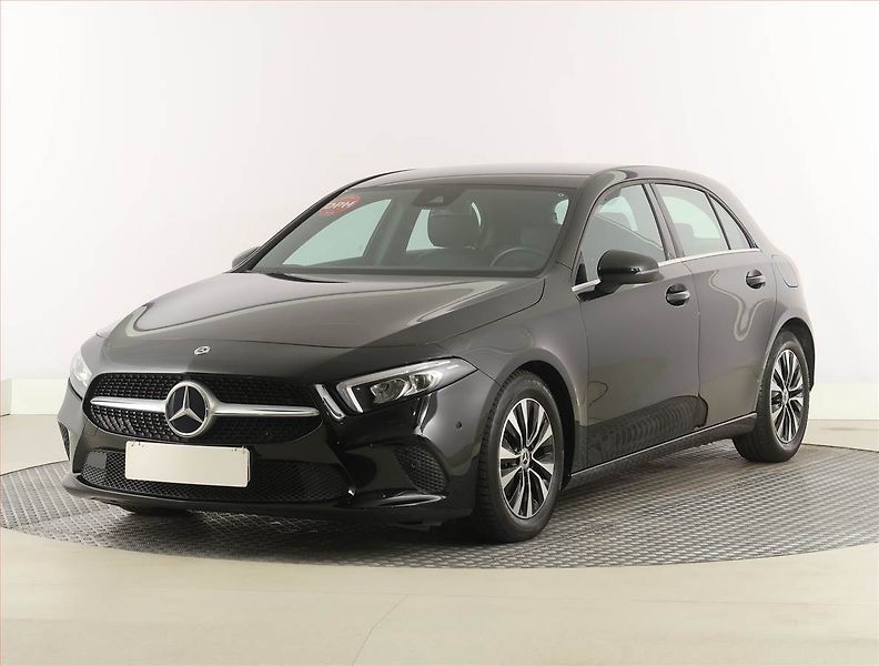 Mercedes-Benz Třídy A (2022) A 180 d - fotka 2 z 22