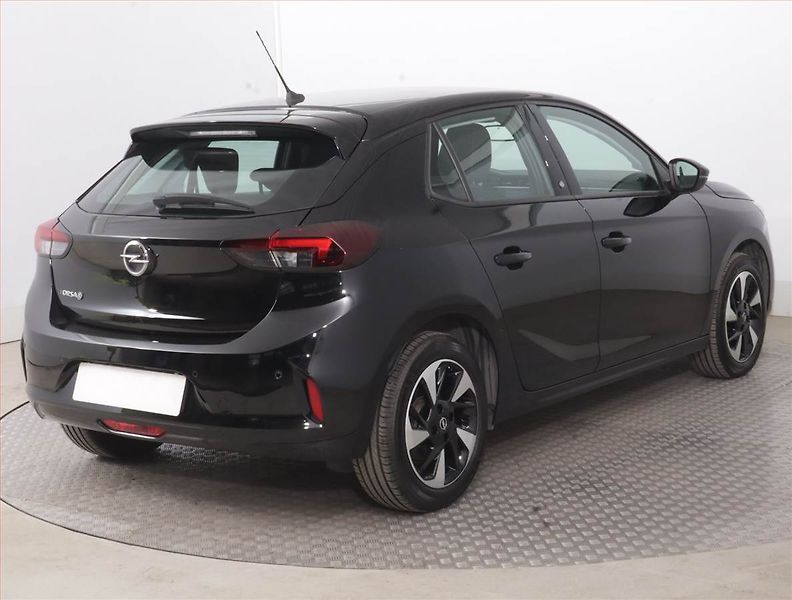 Opel Corsa (2023) Elegance 50 kWh, SoH 100% - fotka 5 z 19