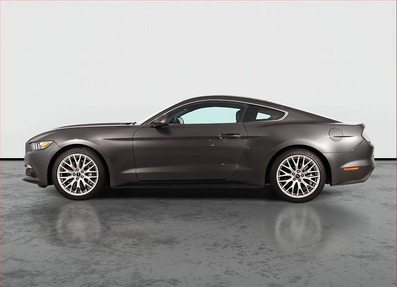 Ford Mustang (2016) 2.3 EcoBoost - fotka 3 z 17