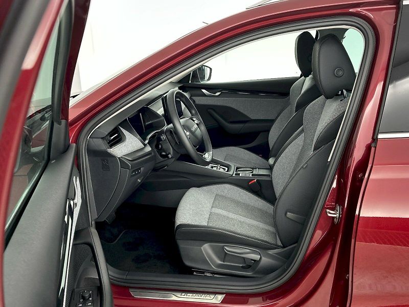 Škoda Octavia (2025) Combi DSG 1.5TSI 110kW Top Sel - fotka 7 z 32