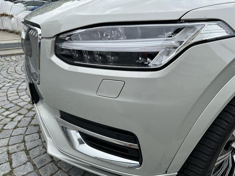 Volvo XC90 T8 plug-in hybrid Recharge - fotka 8 z 32