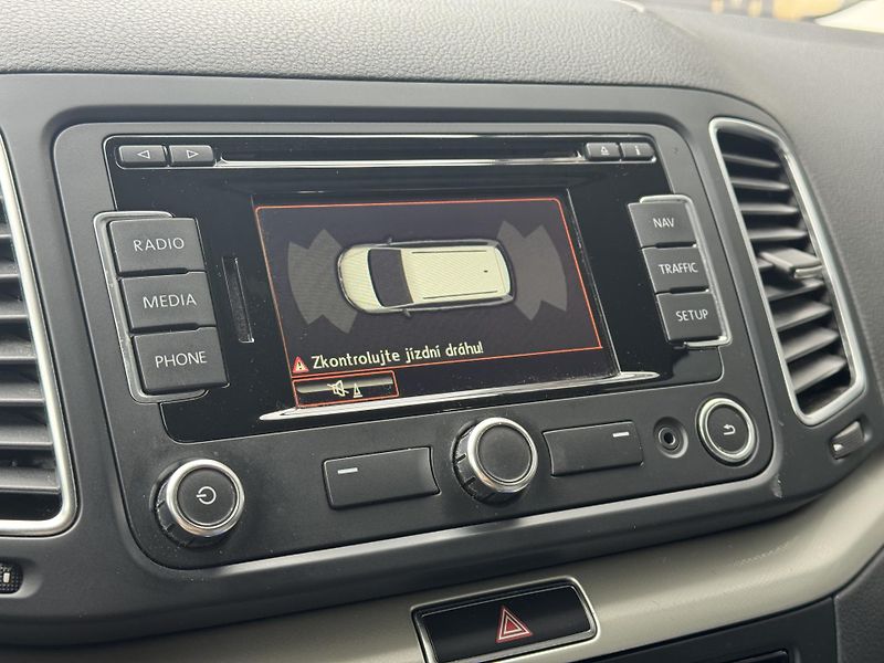 Seat Alhambra (2014) 2.0TDi MAN Style,7míst, tažné  - fotka 39 z 51