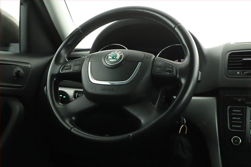 Škoda Yeti (2010) Ambition 1.4 TSI, Tempomat - fotka 8 z 17