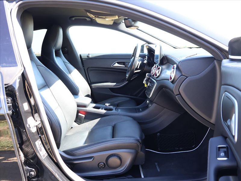 Mercedes-Benz CLA 2,0 250 160kW 4M AMG Sport SB - fotka 12 z 37