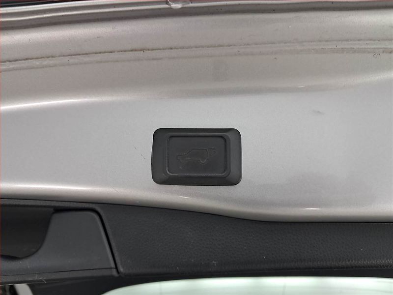 Toyota RAV4 (2023) Executive 2.5 Hybrid - fotka 16 z 23