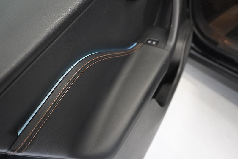 Jaguar F-Pace 3.0D 221 kW 4x4 AUTOMAT 8st. - fotka 12 z 36