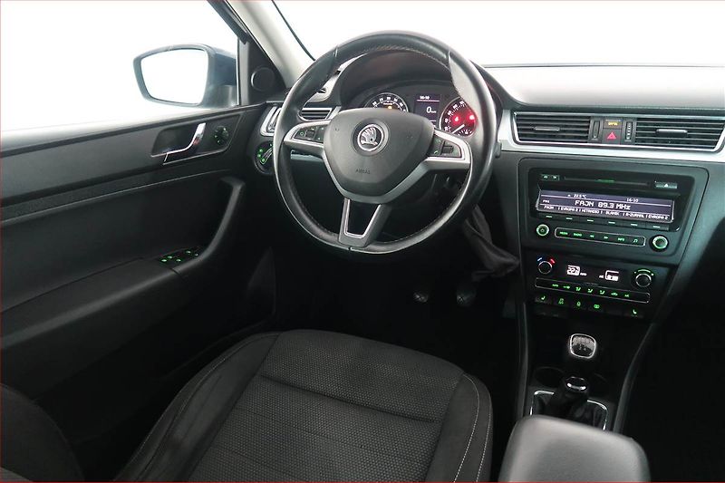 Škoda Rapid (2015) Ambition 1.6 TDI, Tempomat - fotka 7 z 17