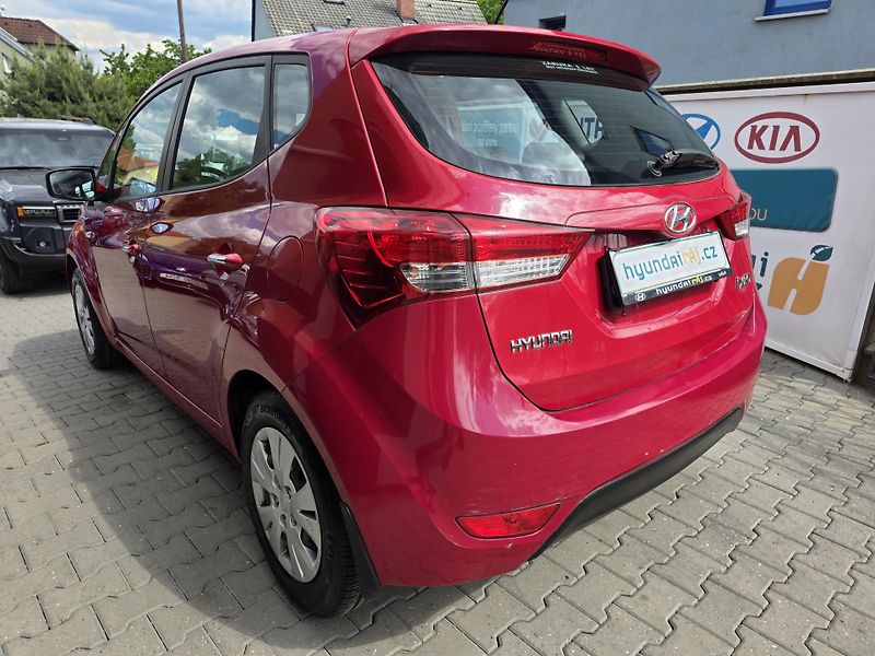 Hyundai ix20 1.6-AUTOMAT-1MAJITEL-92KW - fotka 6 z 35