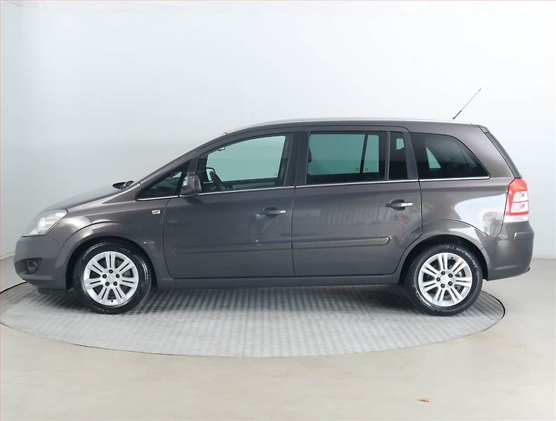 Opel Zafira (2013) 1.7 CDTI, 7 míst, Xenony - fotka 3 z 18