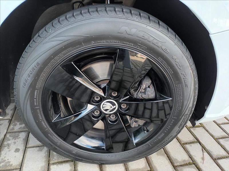 Škoda Fabia 1,2 TSI,81KW,SERVIS,KOLA,VÝHŘE - fotka 29 z 47