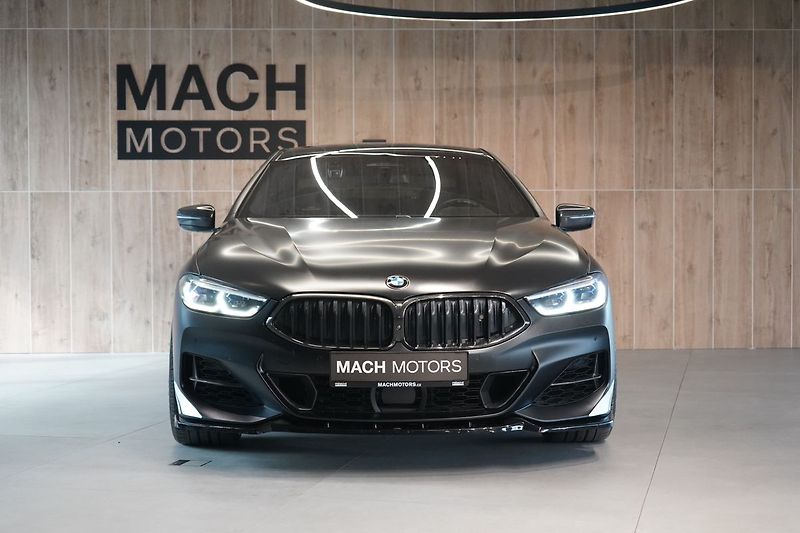 BMW Řada 8 M850i xDrive, Golden Thunder - fotka 3 z 50