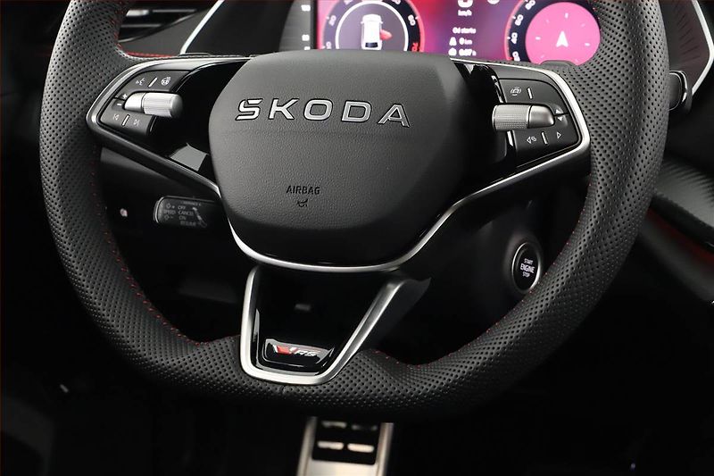 Škoda Octavia (2025) RS 2.0 TSI, ACC, Matrix, Tažné - fotka 25 z 26