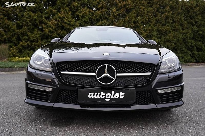 Mercedes-Benz SLK (2012) 55 AMG V8 310KW MAGIC SKY - fotka 9 z 24