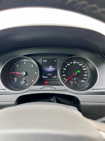 Volkswagen Passat (2021) B8 VARIANT 2.0 TDI DSG 2021 - fotka 23 z 37