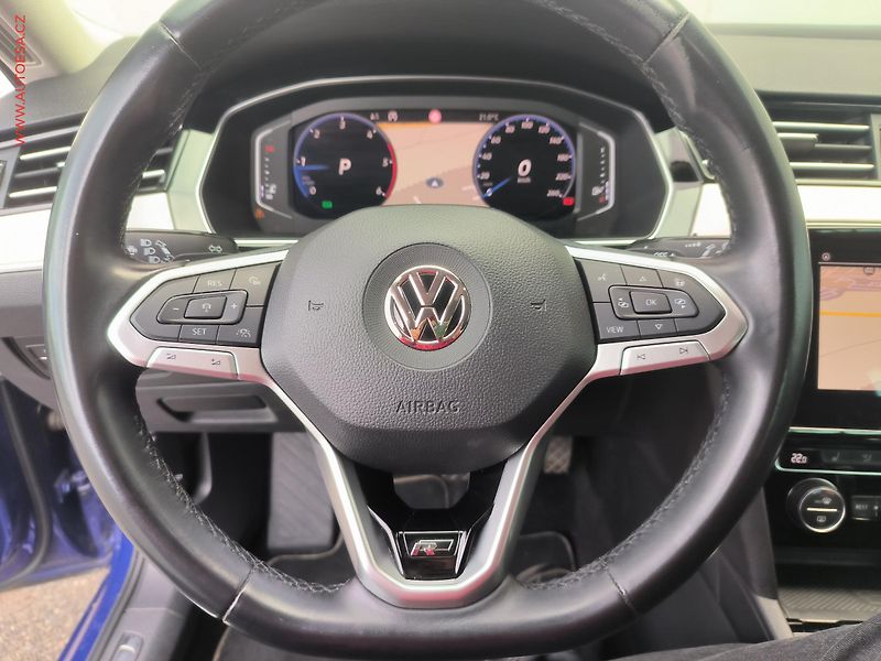 Volkswagen Passat (2019) 2.0TDi, ČR, R-Line, DSG, LED - fotka 22 z 27