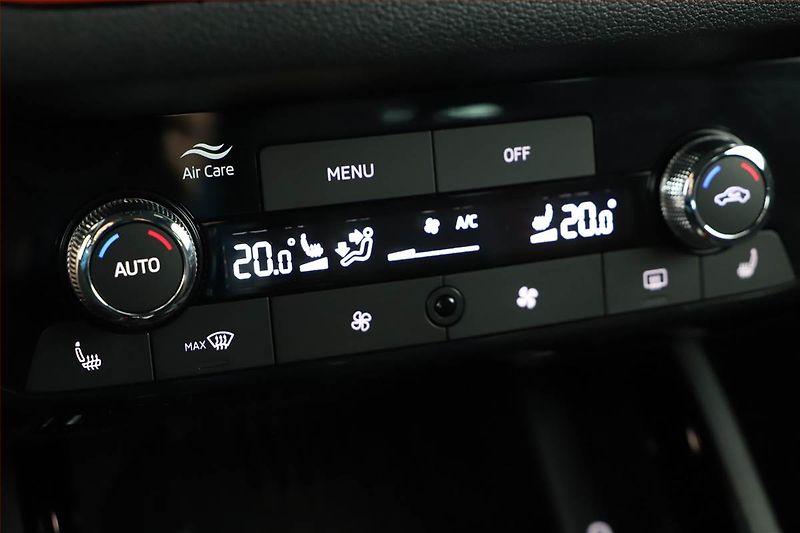 Škoda Kamiq (2025) 1.0 TSI, MONTE CARLO, DPH - fotka 10 z 16